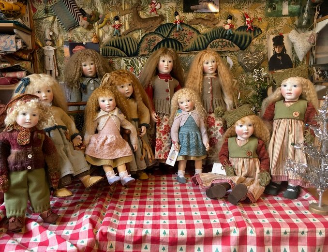 Roche dolls by Lynne and michael Roche